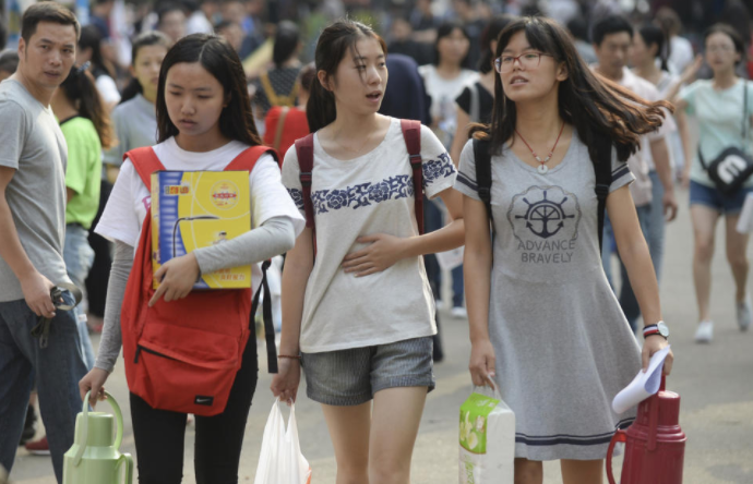 多所大学发通知，对“新生入学”有新要求，不按要求准备或被退学