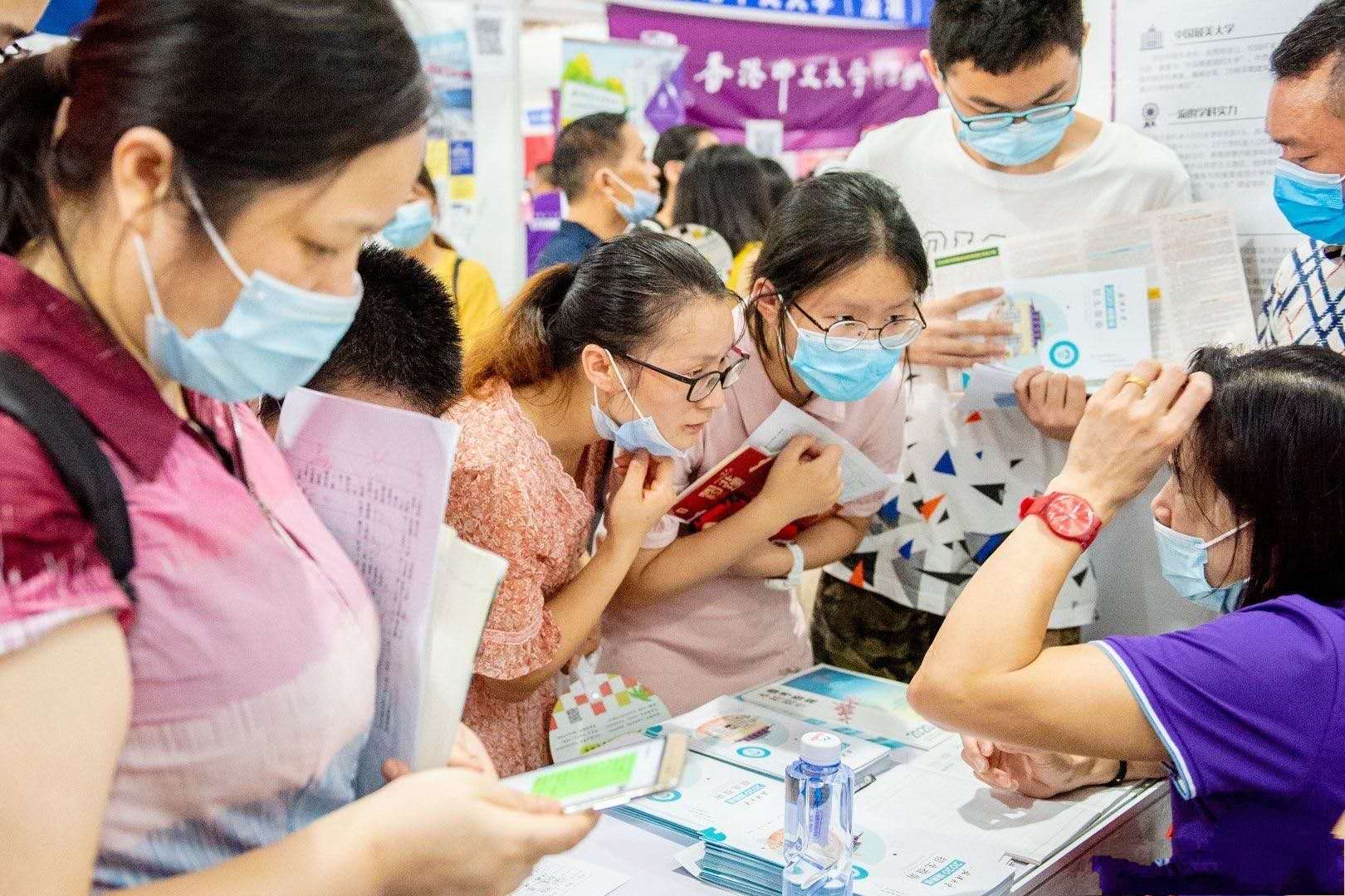 我国211高校排名“大洗牌”，华科进入前十，南开排名20