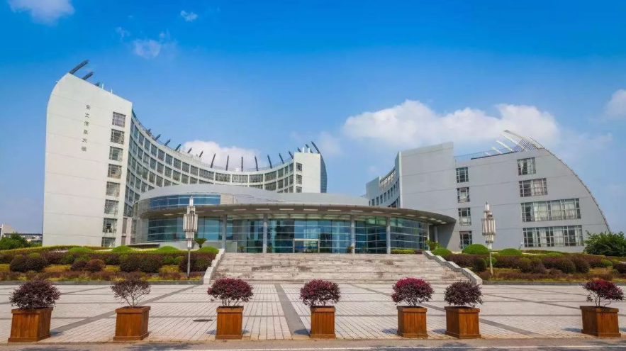 上海这所211高校太委屈，明明拥有A类学科，却常被调侃为民办三本