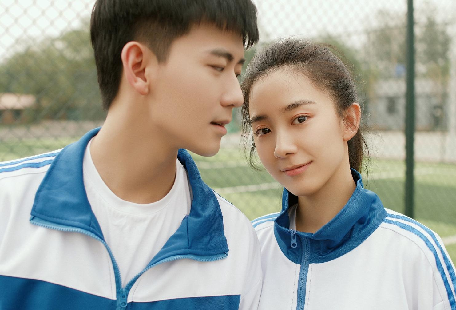 《暗恋》开播槽点多：女主染黄毛与人设不符，剧情遭魔改变玛丽苏