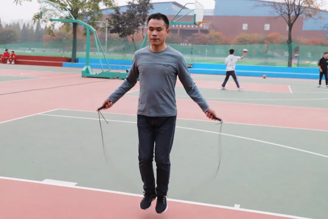 全员运动 凝心聚力 | 潍坊恒德实验学校举办秋季趣味运动会