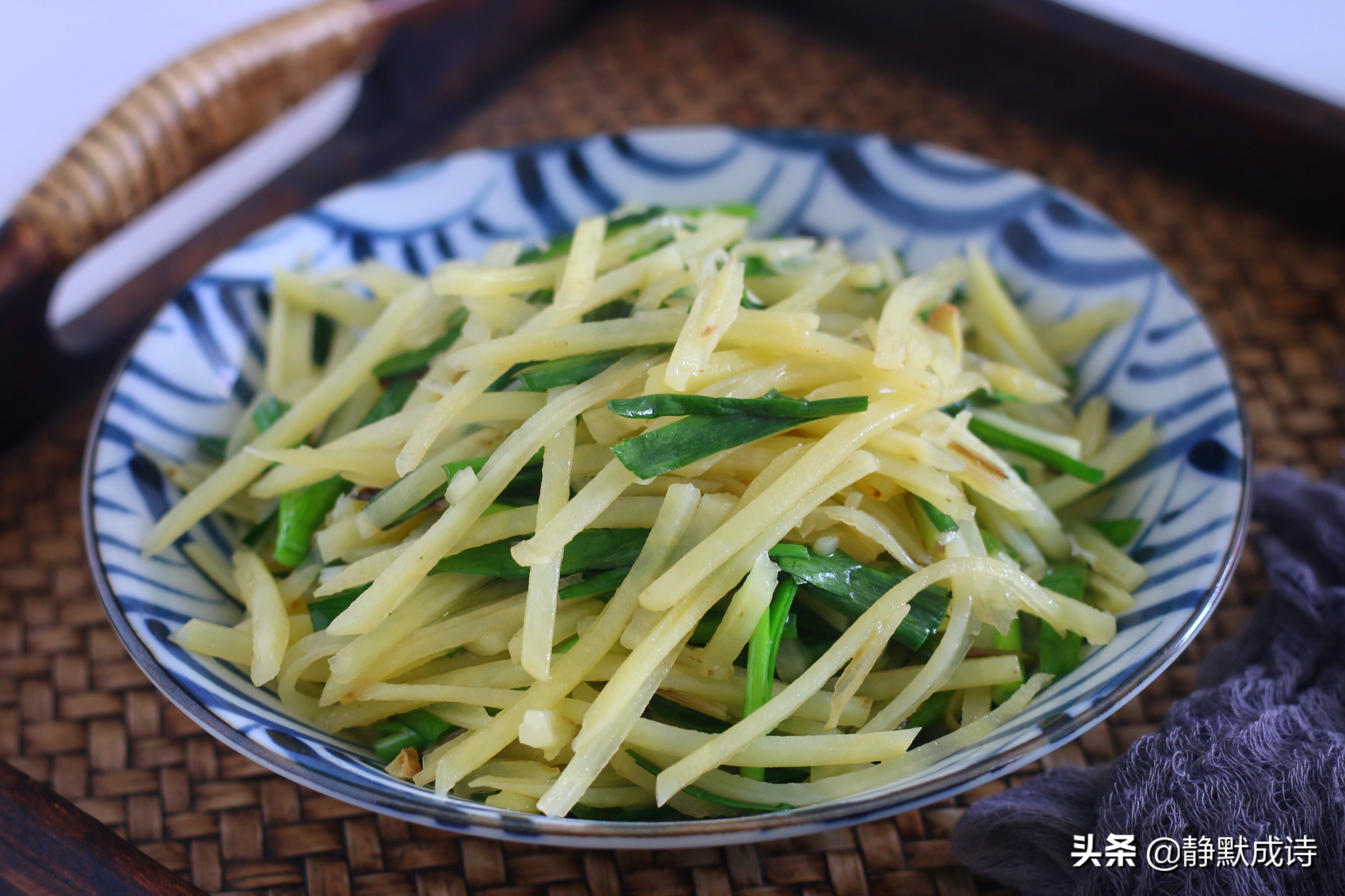 土豆丝这个炒法更香，简单几步，清香下饭，百吃不腻