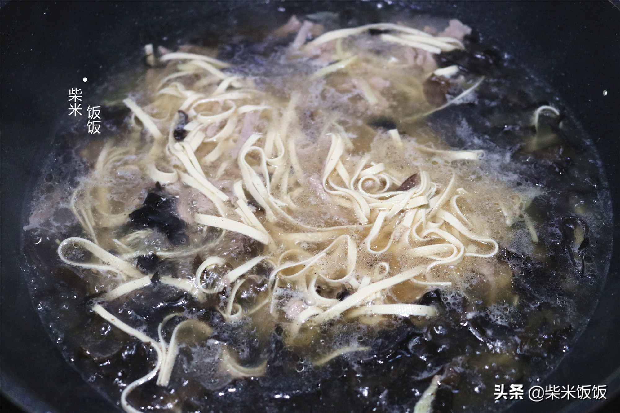 冬天，我家最喜欢喝这汤，食材做法都简单，一碗下肚浑身暖和