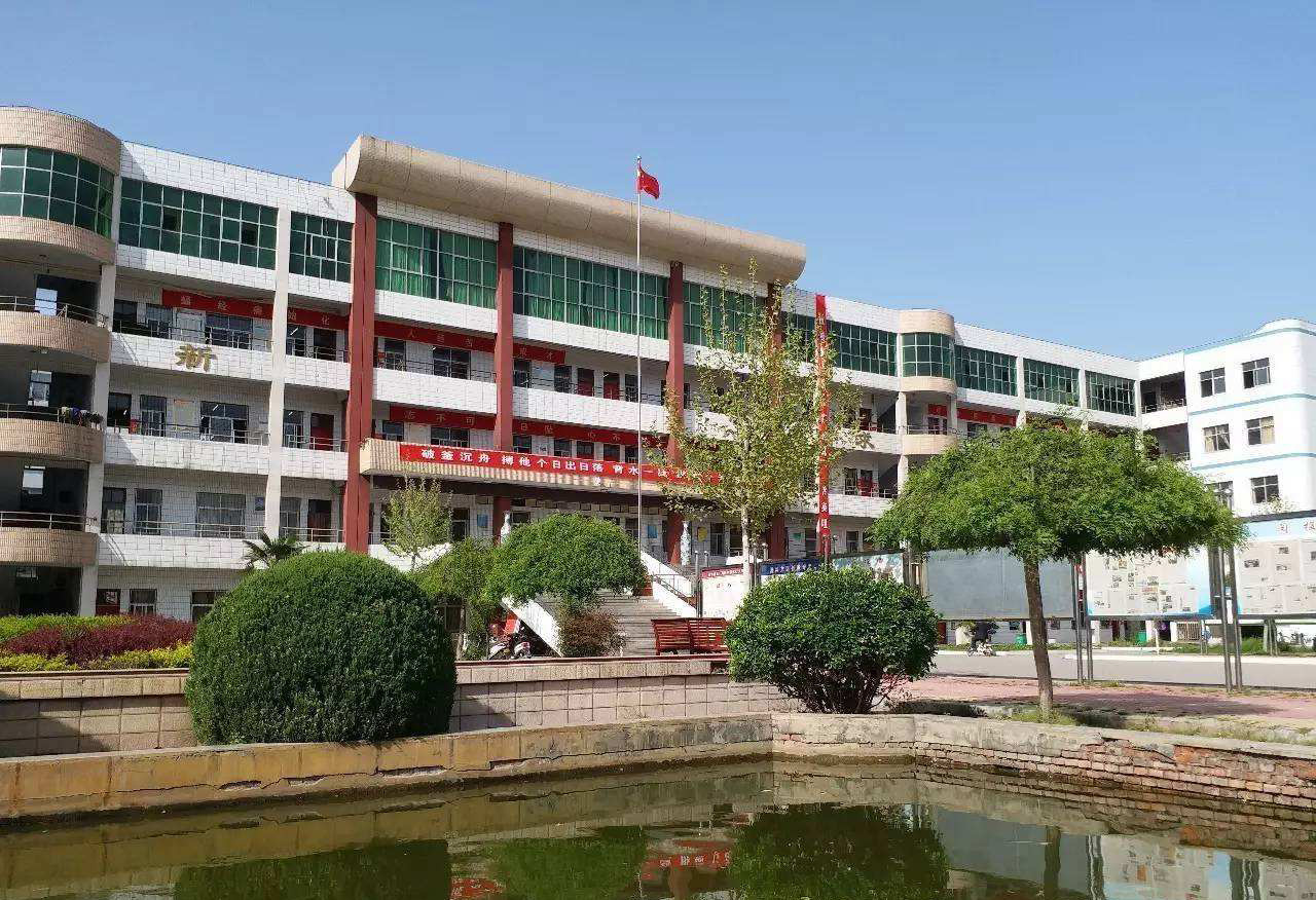 延津县第一高级中学写在最后通过以上的介绍,我们可以看到,这5所省