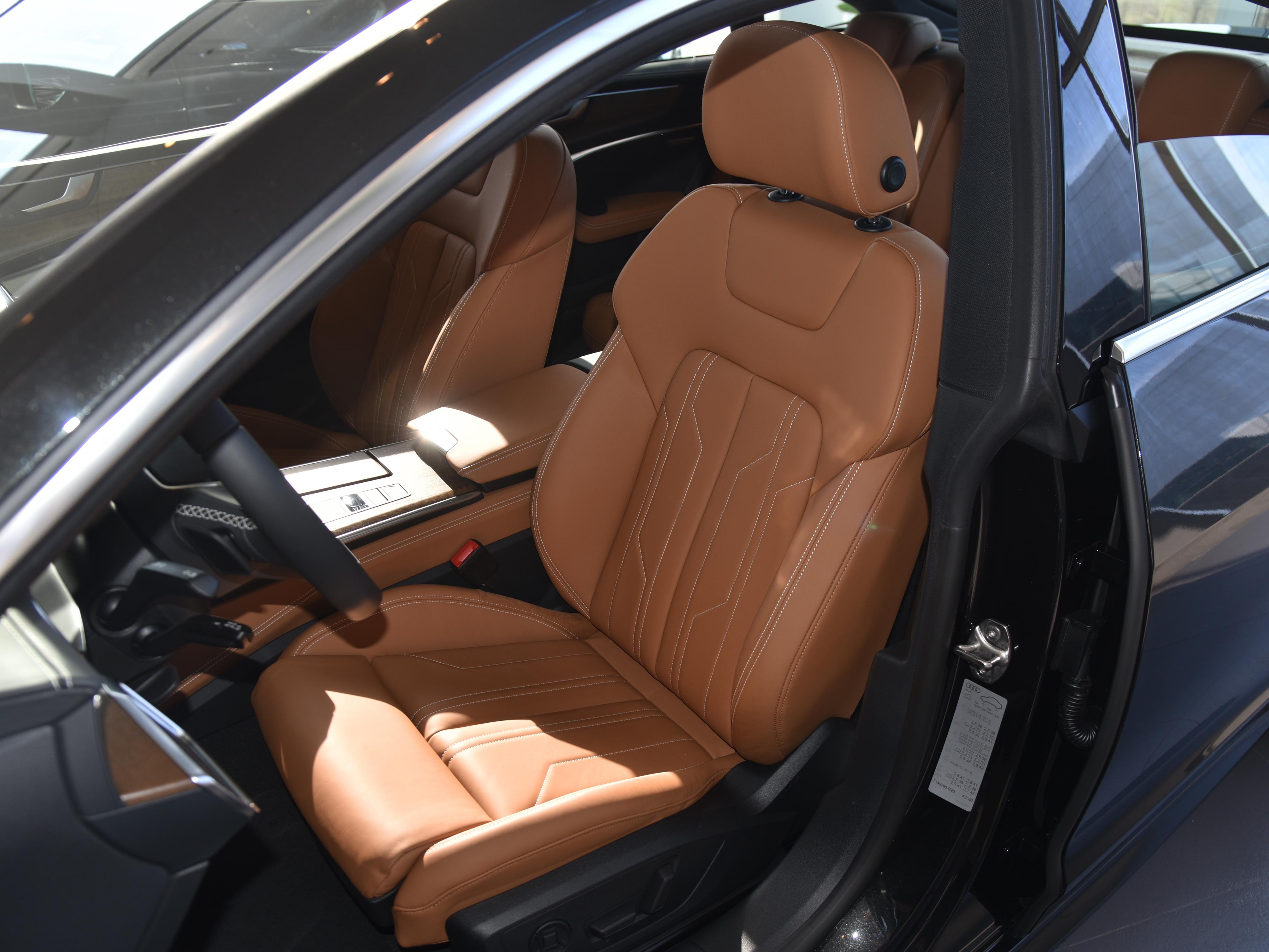 6.5L油耗进口豪华车，大尺寸车身气质堪比旗舰，带你看进口奥迪A7