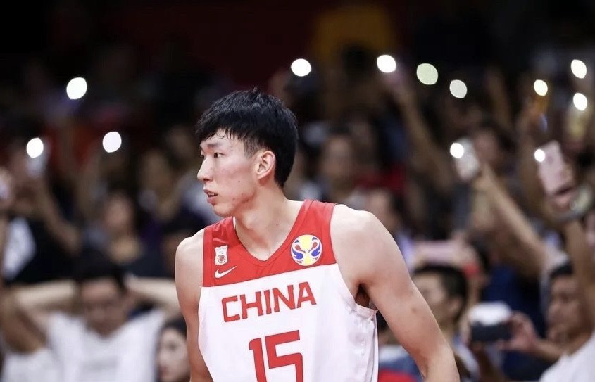 周琦为什么在nba上打球(周琦凭啥能被NBA看上？除了中国市场，选秀报告曝光这两点很重要)