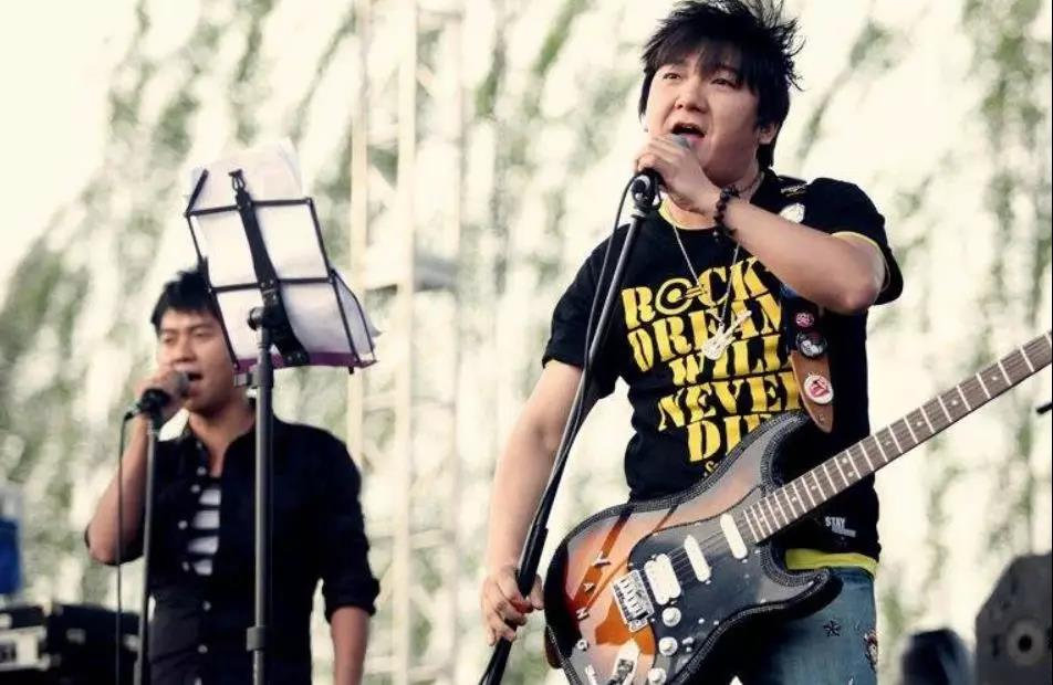 说了你可能不信！曾轶可、拯救了“地下十年”的中国摇滚乐？