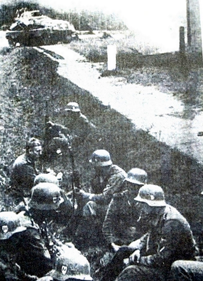 二战德国轮式装甲车之Sdkfz 231型轮式（8轮）装甲侦察车