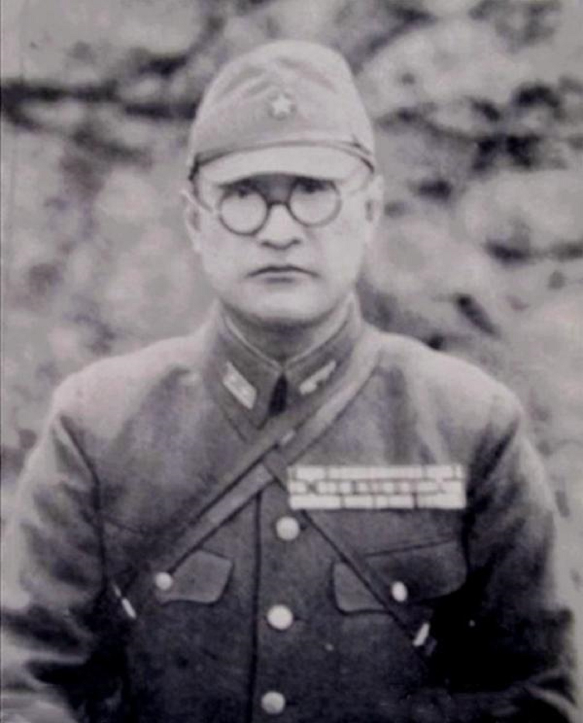 一泡尿送走日军高级指挥官，42年后日本公布真相，老兵才知立大功