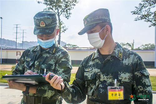 大学生士兵当军官的可能性大吗？