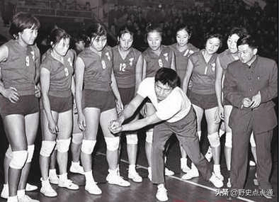 哪一年排球被列为奥运会比赛项目(1964年东京奥运会：柔道 、排球首次进入奥运会，日本拿了第三名)