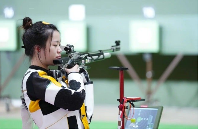 人红是非多！奥运冠军杨倩火了，被质疑立学霸人设、480分上清华