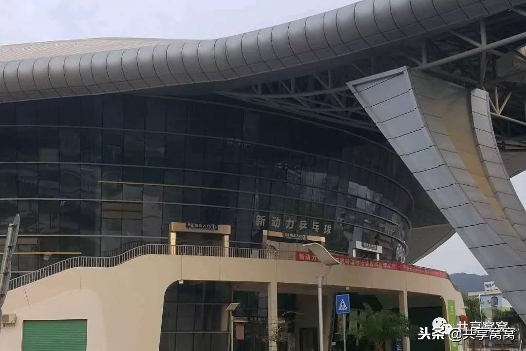 导航岑溪体育中心,距离高速出口不到2公里!有水有电有卫生间!