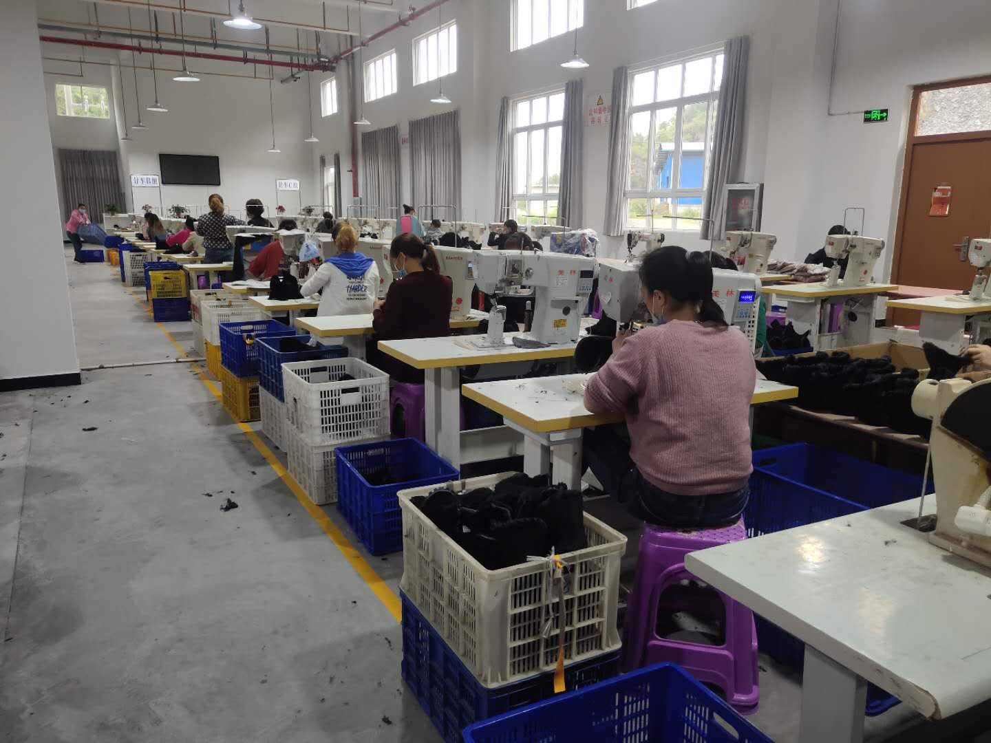 更加完善的基础设施建设,生产配套设施的完善,达到制鞋业生产一条龙