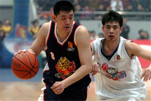 小前锋身高体重(亚洲篮坛历史十大最强小前锋：中国5人上榜，一人效力NBA却被忽视)