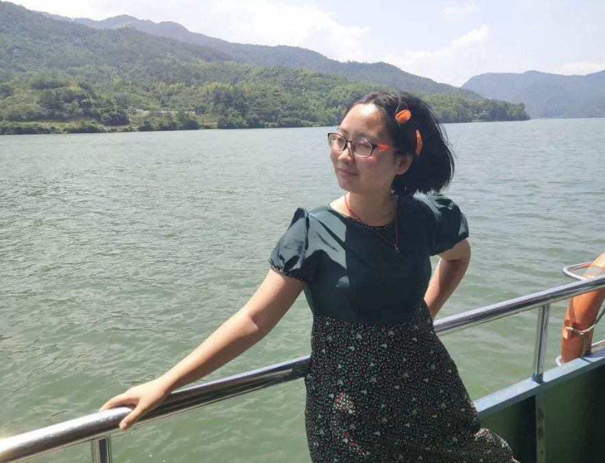 “豪气”高考状元火了，获得近百万奖金，全家人因此改变命运