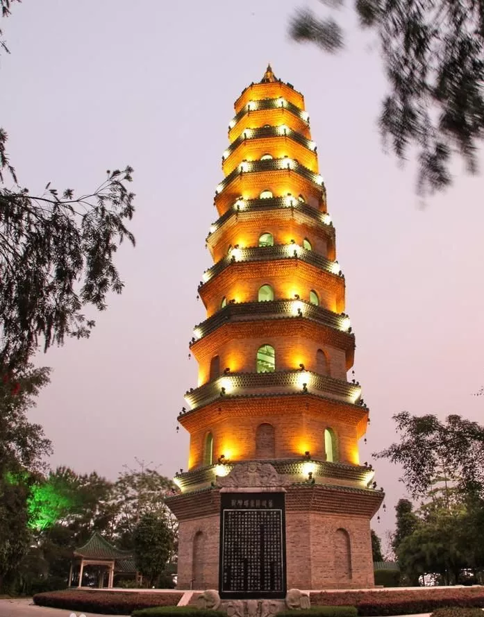 中国标志性建筑大集合（7）—广西南宁 龙象塔