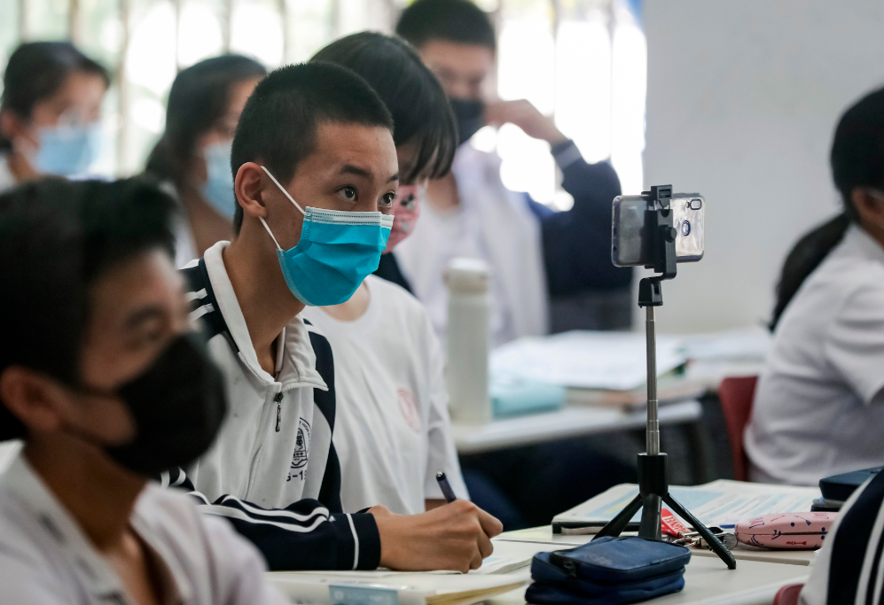 高三学子迎来“坏消息”，教育部已经下发通知，学生复读将成难题