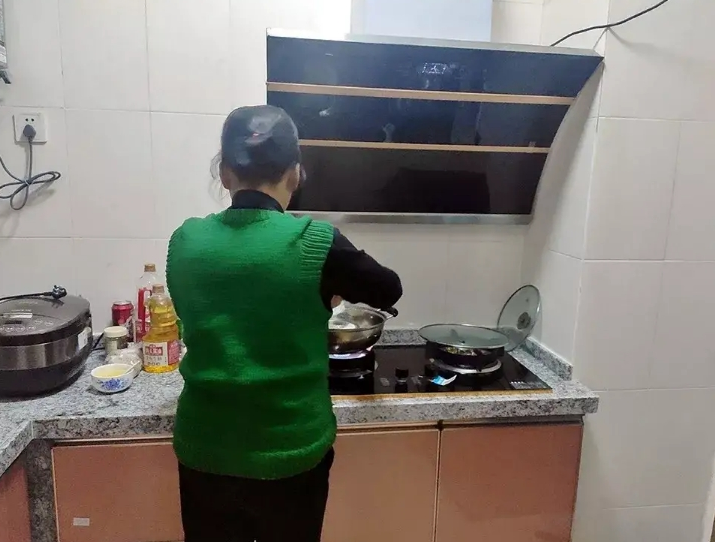 武汉住家保姆一般多少钱一月(武汉保姆的价格一览表)--森煌家政网