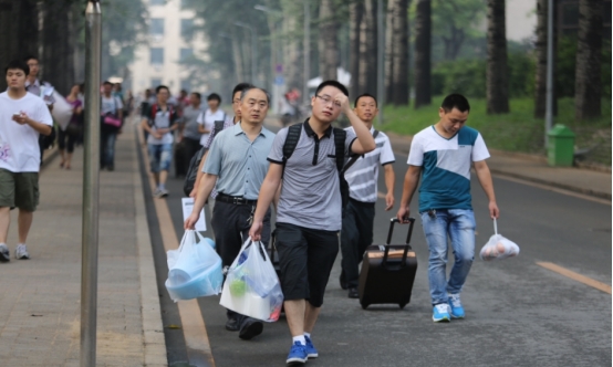 高考报考是选择省内还是省外？二者有何区别？聪明的考生都这样选