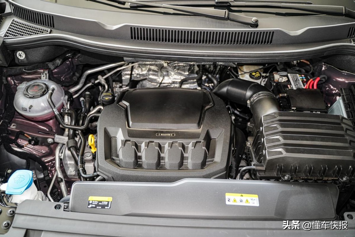 尺寸够大、配置具备豪华感，到店探访大众全新SUV揽境