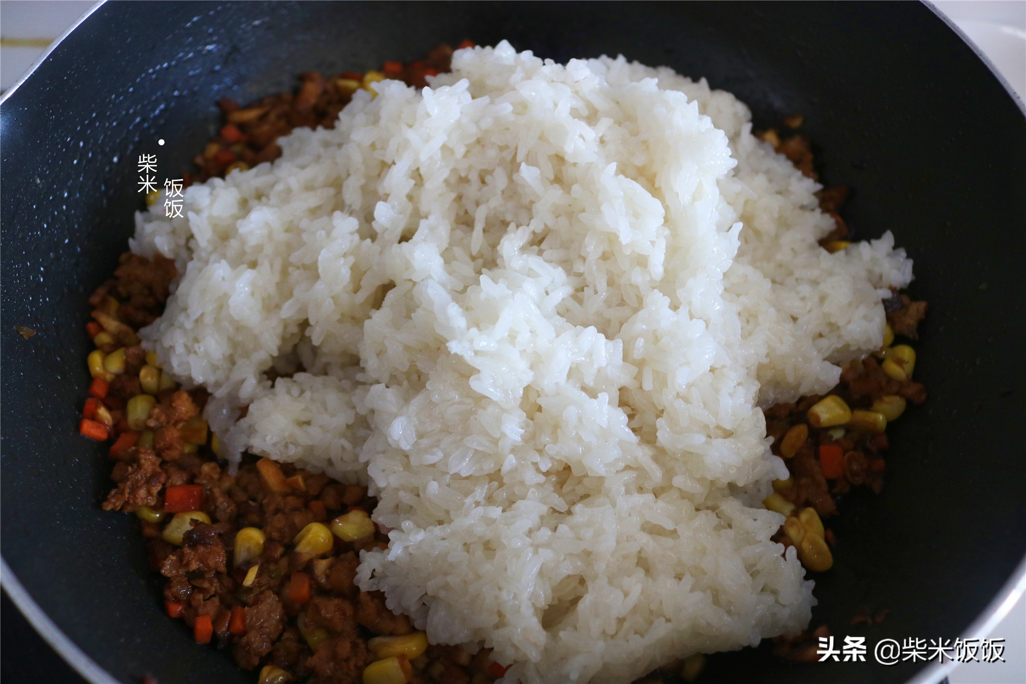 孩子点名要吃的烧麦，做法比饺子简单，一锅蒸33个，凉了也好吃