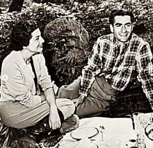 伊朗末代美艳王后！国王宠翻送天价珠宝，却因无法生育被流放