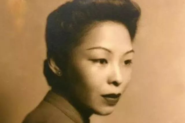 中国舞之母：因难忘初恋，40年后她回到他身边，55年后再牵手