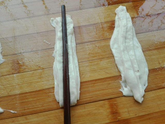 在家自制脆皮大油条，端上桌就被抢光了，建议收藏