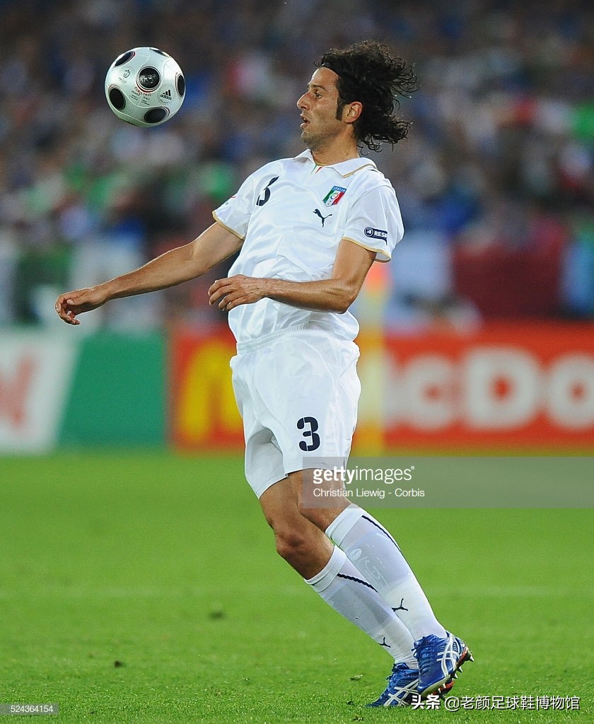 诺维斯基代言的球鞋(伊涅斯塔历代球鞋)(格罗索) - 三甲体育