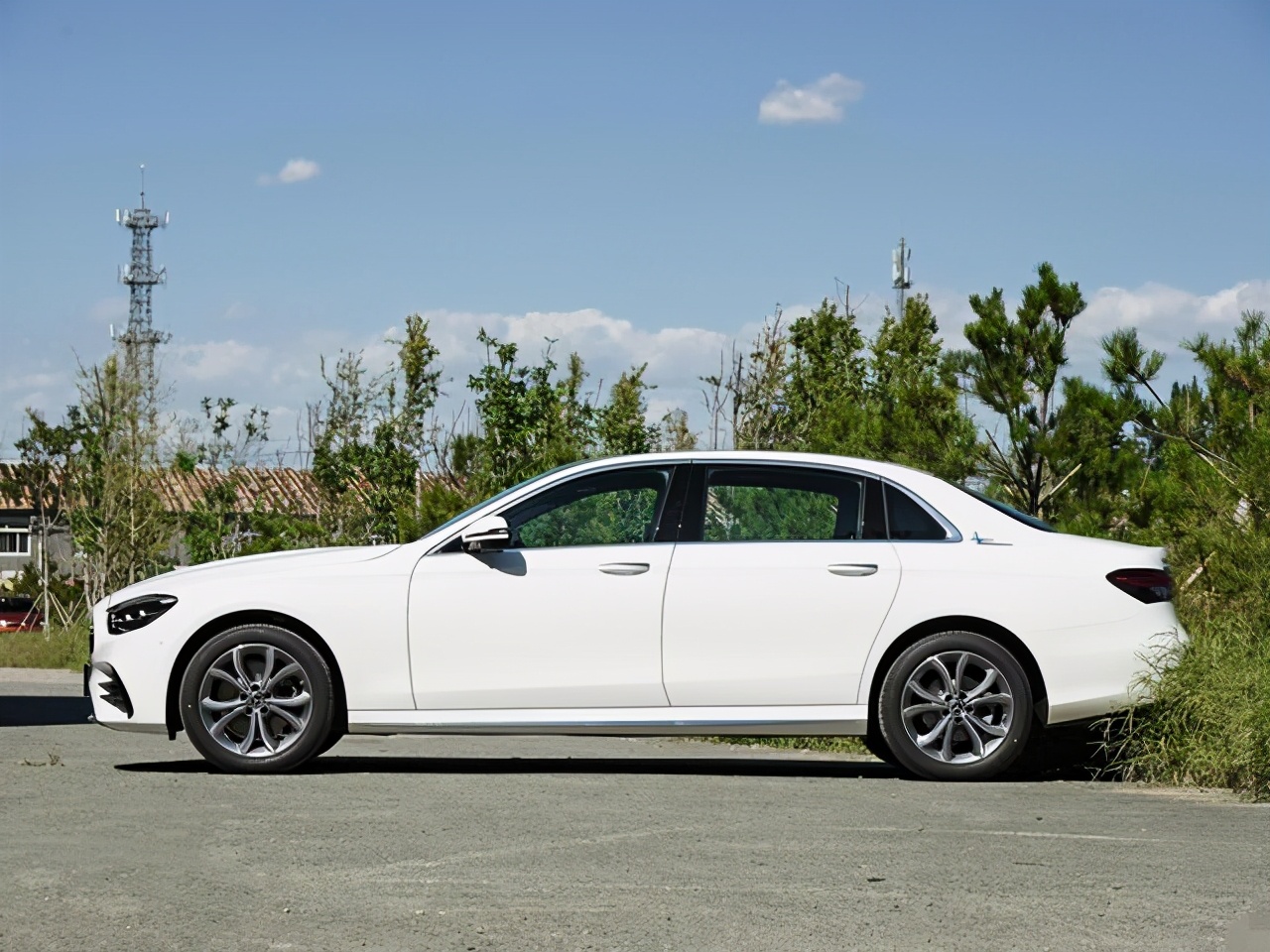 宝马530li和奔驰e300l差距有多大?车主:开起来才知道