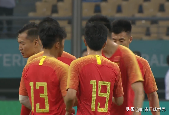 亚洲杯中国2-1逆转泰国(1-5之后又添新耻！国足在家门口0-1输泰国，全队赛后面无表情)