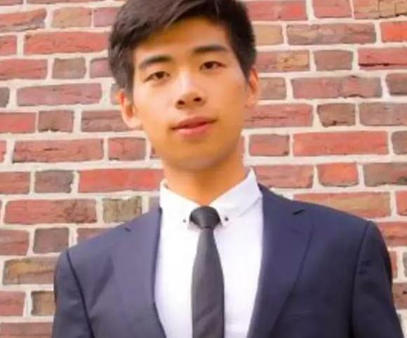 辛奇隆：東北小伙18歲入哈佛，何鴻燊陪嫁14億，將28歲愛女嫁他