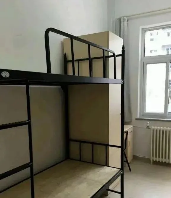 北京大学的宿舍分为5个住宿区:燕园,畅春园,中关新园,圆明园和万柳