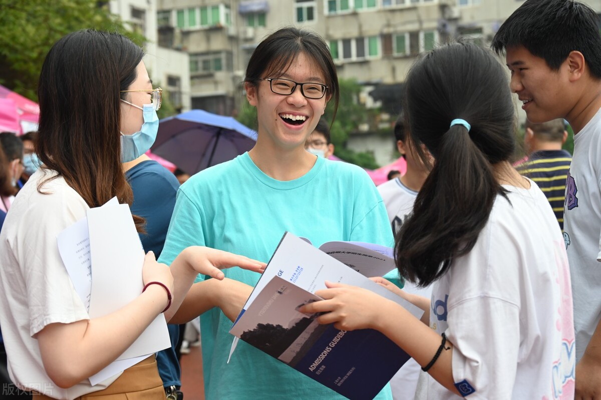 两财一贸集体“遇冷”，中央财经大学提档线499分，考生幸运捡漏