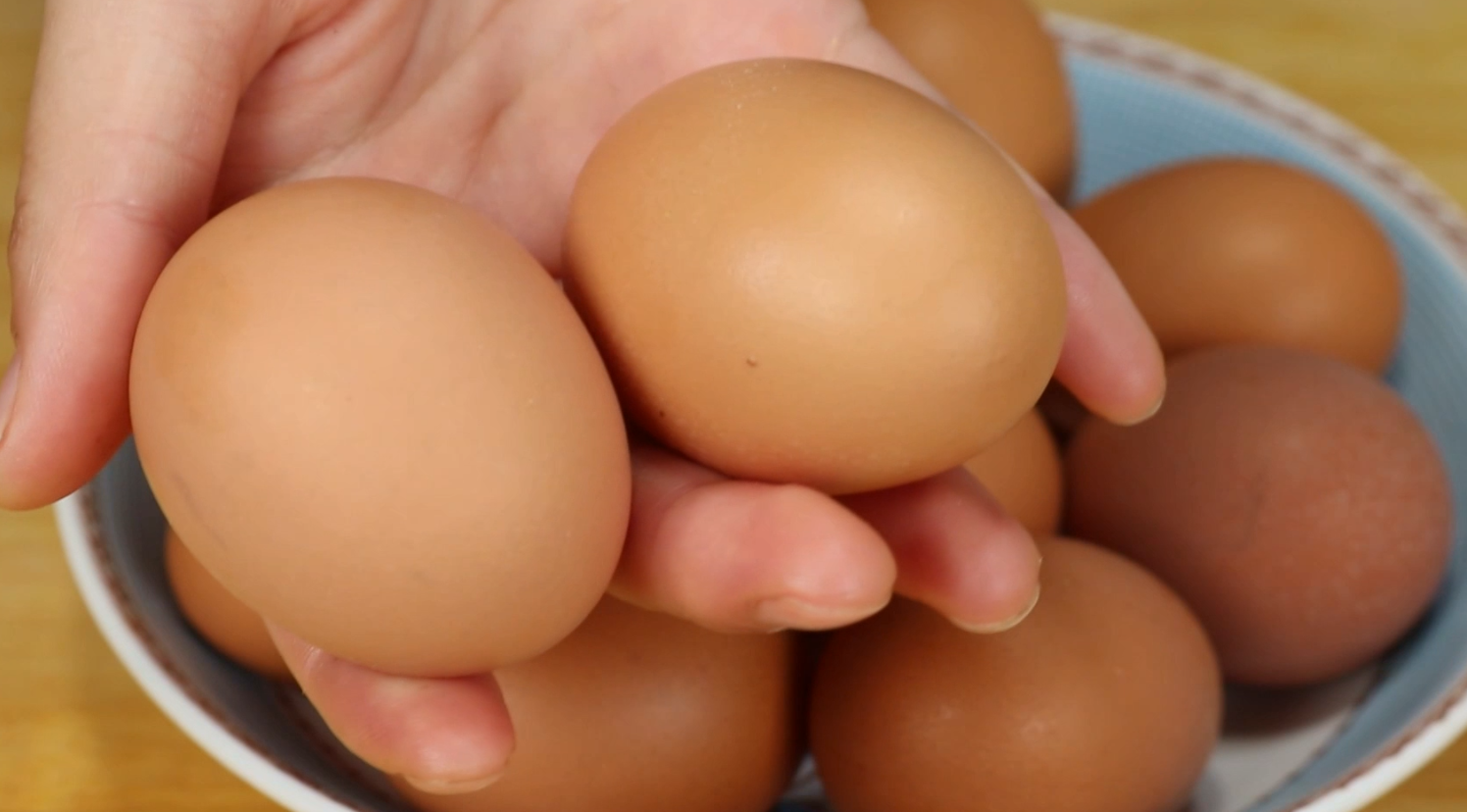 鸡蛋存放最佳方法（鸡蛋怎样存放最好）-悠嘻资讯网