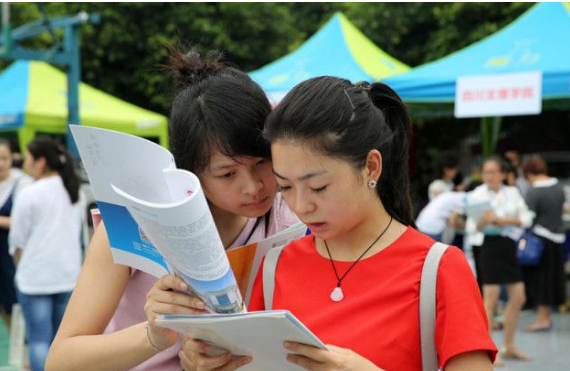 高考志愿填报后，考生如何判断被录取？看见这四个字可以放心了