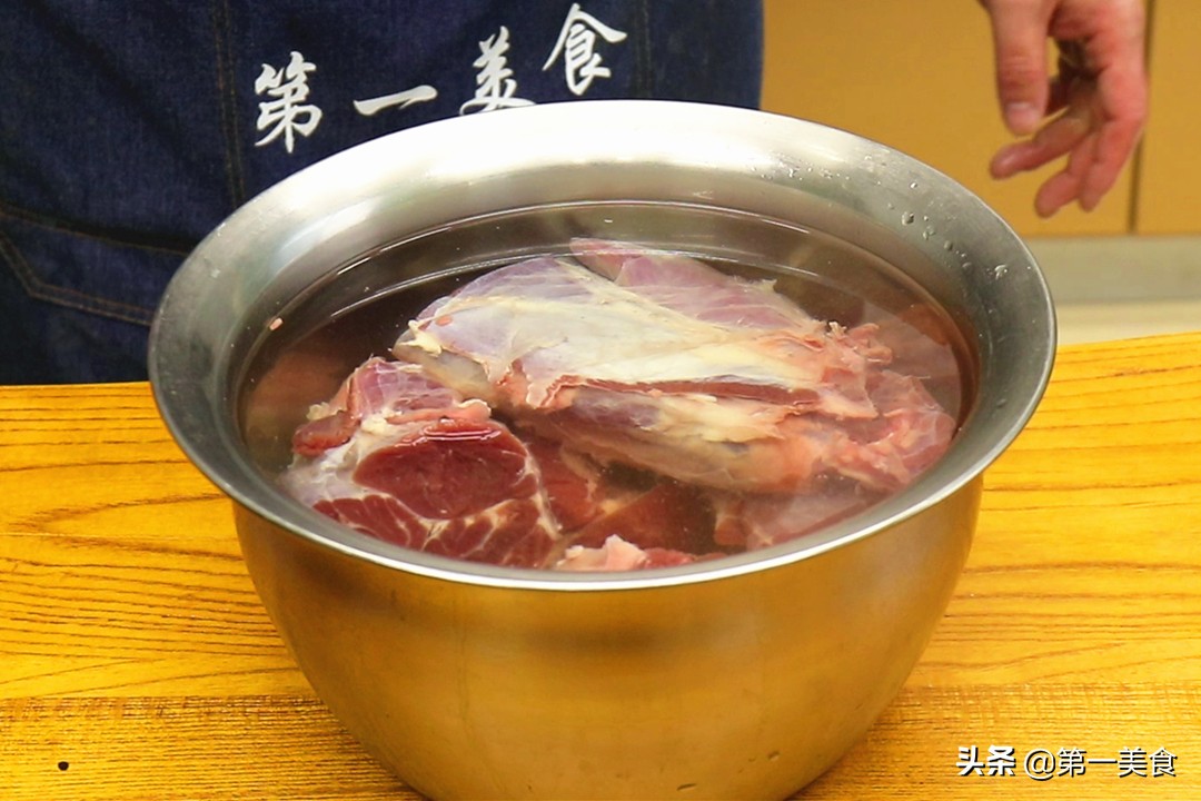 酱牛肉做法（最正宗的做法入味足酱香浓郁不散花）