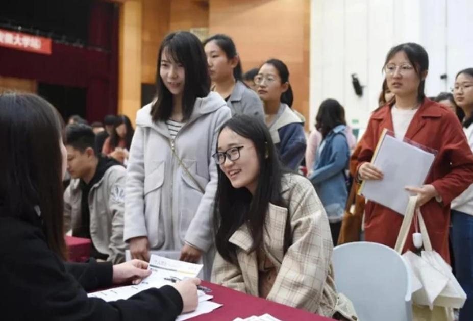 大学毕业后想“留校任职”，需满足三个硬性标准，少一样都没戏