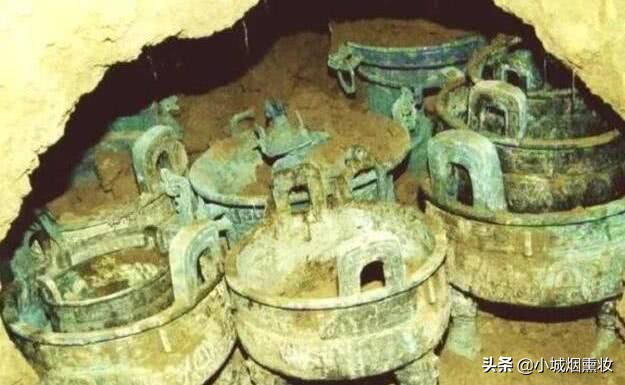 农民建房挖到31件国宝,上交获200元奖励惹非议,奖金提高1000倍
