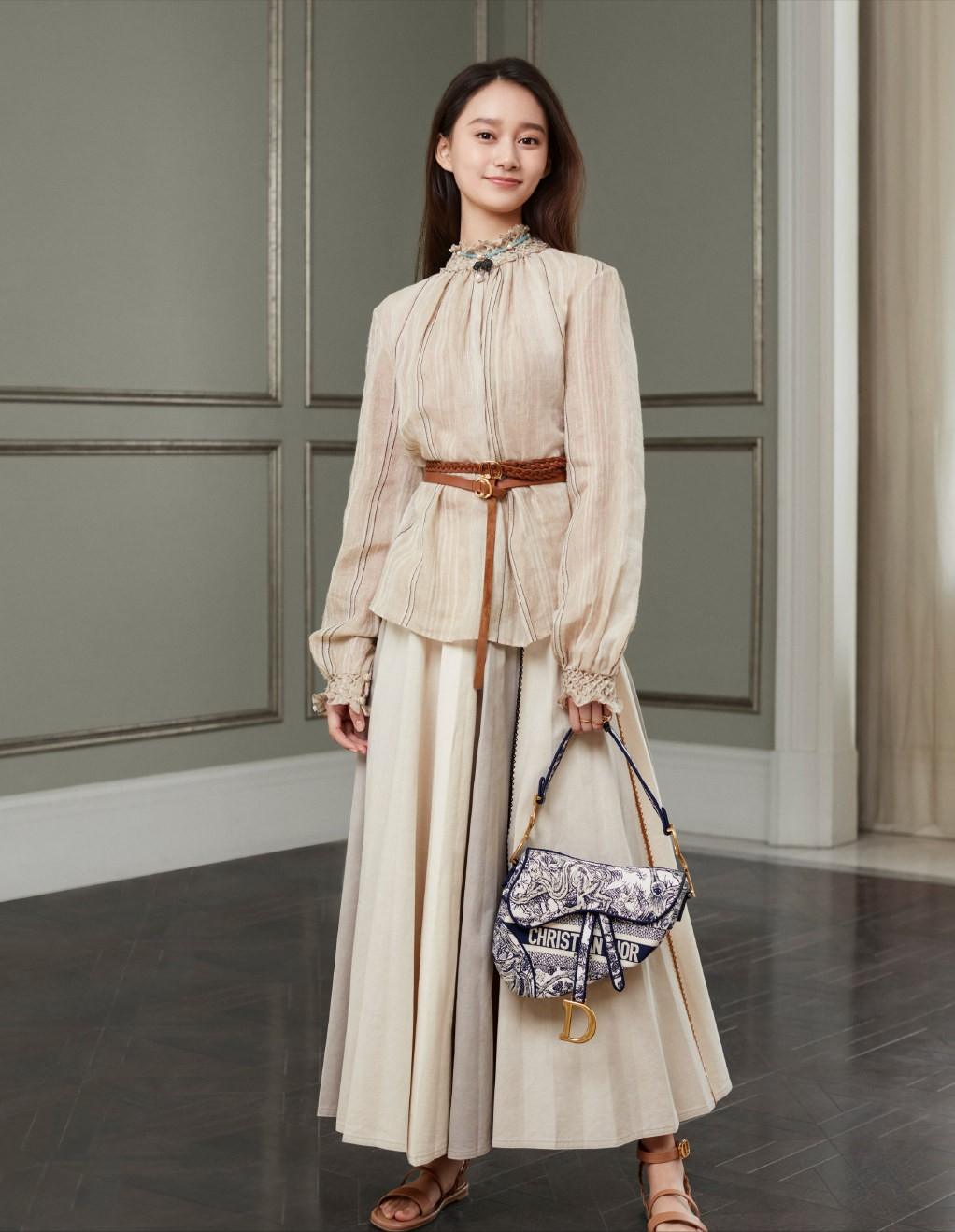 北电中传上戏三校第一的夏梦，身穿Dior气场好强，真是后生可畏