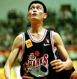 姚明参加过多少次篮球比赛（姚明生涯打了3次CBA决赛，拿到1冠2亚，当年他表现如何？）