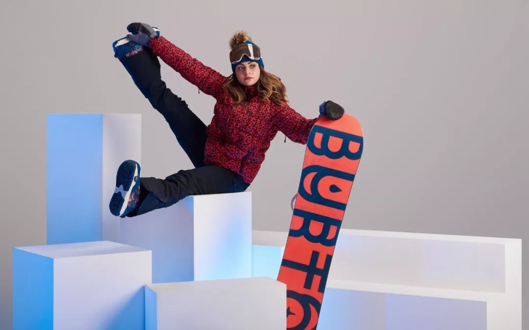 滑雪需要带什么呀（滑雪人必备！最全滑雪装备）