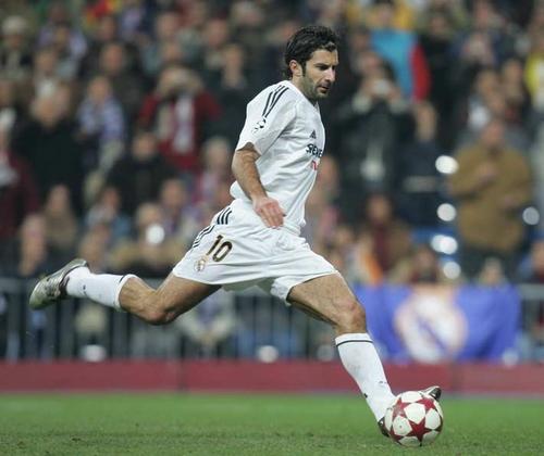 巴萨球迷们永远不会原谅菲戈(为何菲戈至今不被原谅,虽然身不由己,却