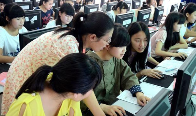 同样都是本科学历，一本、二本、三本的差别，从毕业证就能看出