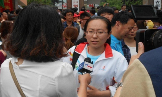 孩子参加高考，家长有必要在考场外“陪考”吗？听听学霸家长咋说