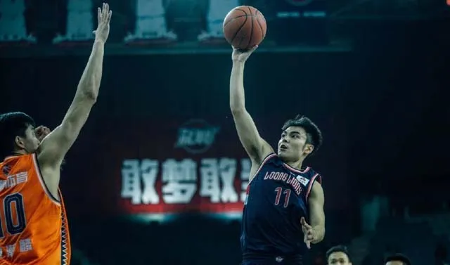贾明儒是什么水平（深度丨从CUBA到CBA，大心脏的贾明儒，如何才能成为球星？）