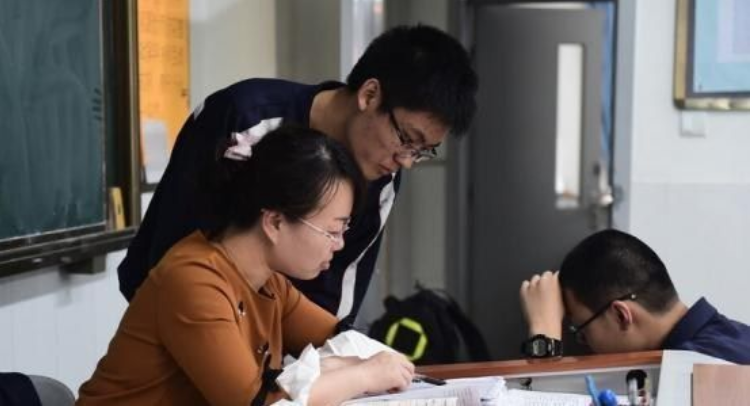 盘点各科老师“口头禅”，过来人：还是熟悉的配方，熟悉的味道