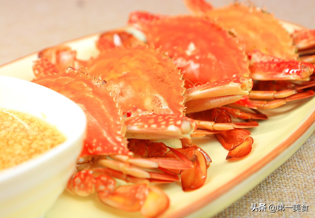 图片[1]-厨师长教你清蒸蟹 详细介绍从挑选到制作 蟹肉鲜嫩 蟹黄不外流-起舞食谱网
