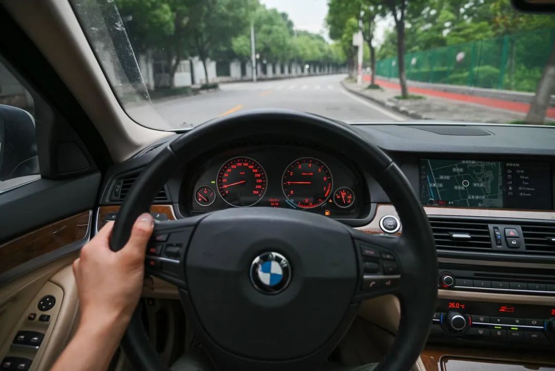 6缸自吸经典5系，年均一万低里程——宝马 528Li